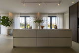 Japandi Keuken met Notenhout-OBLY-keuken-Japandi Keuken met Notenhout, Stalen Koffienis en Dekton Alabrium-OBLY