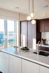 Japandi-stijl appartement met adembenemend uitzicht-Elke Speck interieurontwerp-japandi,woonkamer-Japandi-stijl appartement -OBLY