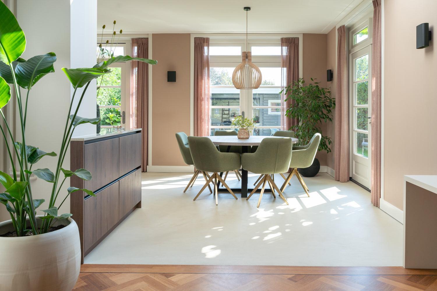Karakteristieke jaren 30 woning met warm modern interieur-Nieuwenhuis Interieurontwerp-jaren 30 interieur,leefkeuken inspiratie,modern wonen,natuurlijke materialen,stijlvolle woning,vintage interieur,warm interieur,Woonkamer-Jaren 30 interieur | Warm en modern wonen met karakter-OBLY