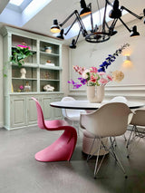 Kleurrijk grachtenpand met moderne elementen-STUDIO NATHALIE SAMSON-Eetkamer,Elegant ontwerp,Gietvloer,Klassieke details,Moderne elementen,woonkamer-kleurrijk-grachtenpand-met-moderne-elementen-OBLY