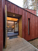 Knus houten huis verscholen in het bos-Brandvries-boshuis,Exterieur vrijstaand,houten woning,keuken,moderne architectuur,natuur-Boshuis Burcht – Uniek vakantiehuis op Vlieland -OBLY