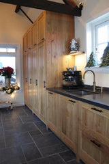 Landelijke maatwerkkeuken met warme houttinten-MEES Meubels & Interieurs-#ambachtelijk,#houtenkast,#interieurbouw,#keukendesign,#keukenopmaat,#landelijkekeuken,#maatwerkinterieur,#maatwerkkeuken,#maatwerkmeubels,#massiefhout,Keuken-OBLY