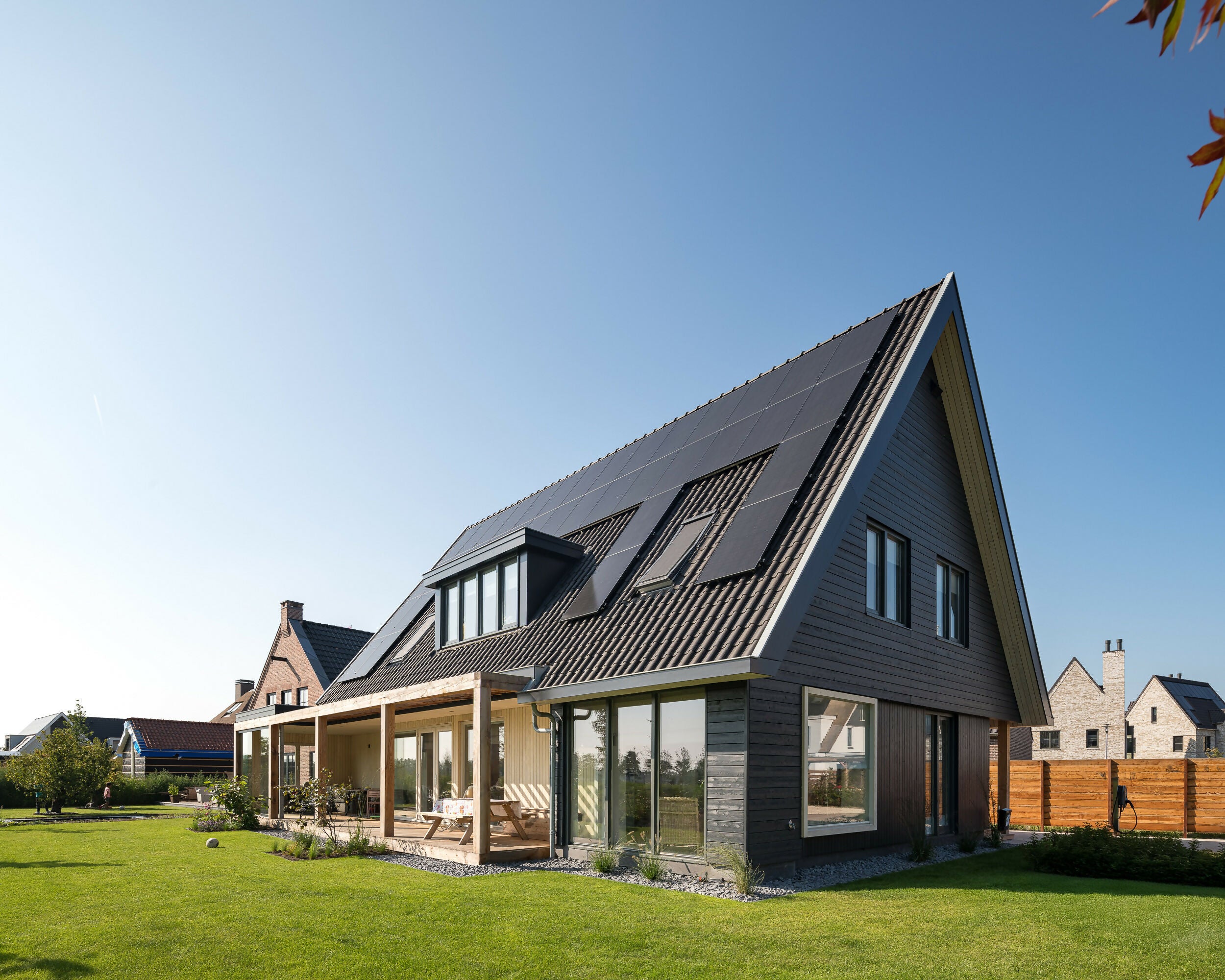 Landelijke schuurwoning met eigentijdse twist-Brandvries-duurzame materialen,Exterieur vrijstaand,houten gevelbekleding,landelijke woning,moderne architectuur,schuurwoning-Landelijke Schuurwoning met Moderne Twist -OBLY