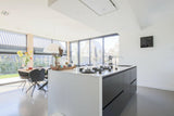 Licht, karakter en comfort in een moderne schuurwoning-Brobbel Interieur-licht interieur ontwerp,moderne woning interieur,moderne woonkamer,moderne woonkeuken,open woonkamer met keuken,schuurwoning interieur,woonkamer-Licht, leefbaar en modern: eigentijdse schuurwoning-OBLY