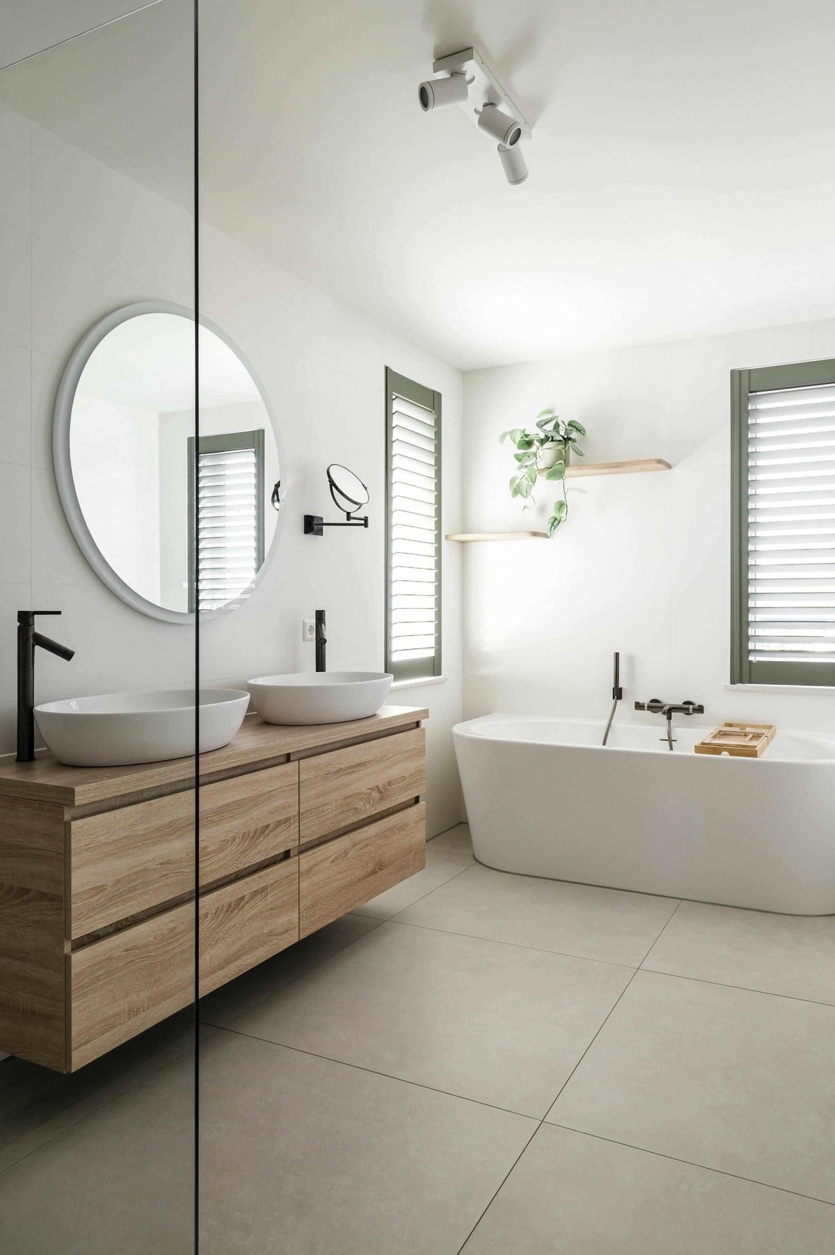 Lichte Japandi stijl woning-Lifs Interior Design-badkamer,Interieur inspiratie,Japandi stijl woning,Lichte woning,Maatwerk interieur,Minimalistisch interieur,Rustig interieur,Scandinavisch Japans design-lichte-japandi-stijl-woning-OBLY