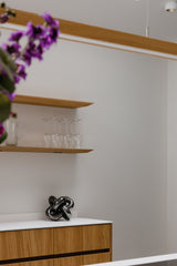 Lichte gezinswoning met maatwerk interieur-Witteveen interieur architecten-complete woninginrichting,gezinswoning inspiratie,houten interieur,inloopkast op maat,Keuken,moderne woonkeuken,Woonkamer-Lichte Gezinswoning met Maatwerk Interieur -OBLY