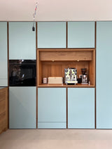 Lichte leefkeuken met maatwerk eiken keuken-Koolhoven-Eiken keuken,Houten keuken,Keuken inspiratie,Kookeiland,leefkeuken,maatwerk keuken,moderne keuken-OBLY