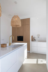 Lichte uitbouw met moderne woonkeuken-Nine | Ontwerp jouw droomhuis-Aanbouw,Eetkamer,Keuken met kookeiland,moderne aanbouw,stalen deuren,uitbouw woning,woonkeuken-Lichte uitbouw met woonkeuken | NINE-OBLY