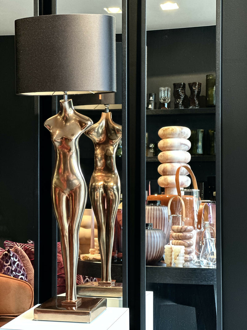 Luxe Interieurdesign met Sculpturale Accente-L4 Elvire-woonkamer-Luxe Interieurdesign met Sculpturale en Metallic Accenten-OBLY