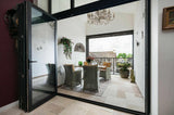 Luxe Woning in Bergambacht: Klassiek Ontwerp met Moderne Materialen-VAN DEN HEUVEL & VAN DUUREN-lichte woonkamer,luxe woonkamer interieur,moderne woonkamer,ruime woonkamer interieur,Woonkamer,woonkamer met grote ramen-OBLY
