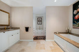 Luxe Woning in Bergambacht: Klassiek Ontwerp met Moderne Materialen-VAN DEN HEUVEL & VAN DUUREN-lichte woonkamer,luxe woonkamer interieur,moderne woonkamer,ruime woonkamer interieur,Woonkamer,woonkamer met grote ramen-OBLY