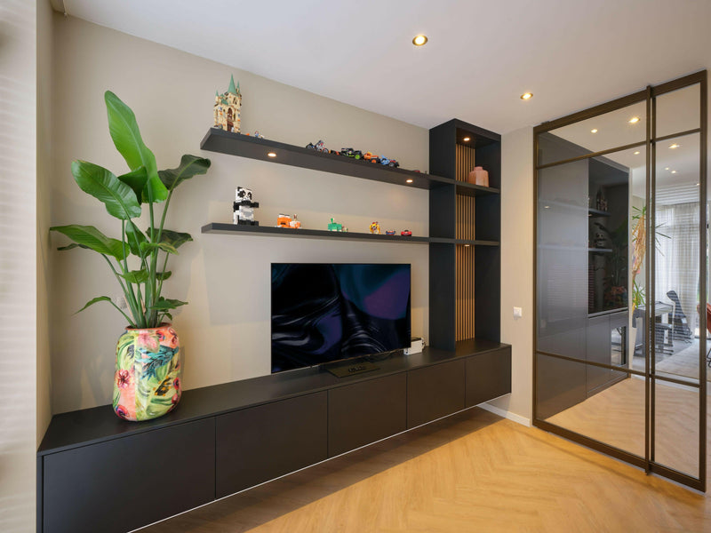 Luxe Woonkamer Kast met Zwart Eiken en Glazen Deuren-OBLY-Luxe Woonkamer Kast met Zwart Eiken en Glazen Deuren | Op Maat Gemaakt-OBLY