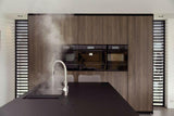 Luxe Woonkamer met Open Haard en En-suite Master Bedroom met Uitzicht-OBLY-ensuite,Keuken,Openhaard,Woonkamer-OBLY