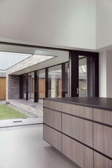 Luxe Woonkamer met Open Haard en En-suite Master Bedroom met Uitzicht-OBLY-ensuite,Keuken,Openhaard,Woonkamer-OBLY