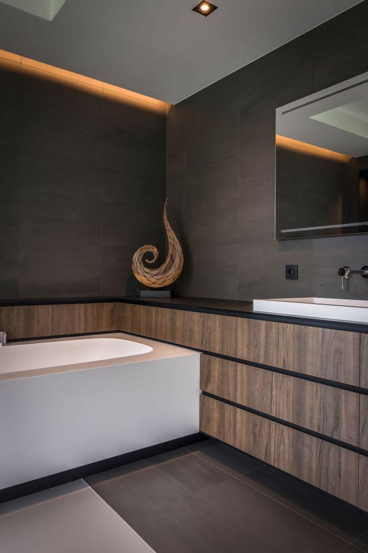 Luxe Woonkamer met Open Haard en En-suite Master Bedroom met Uitzicht-OBLY-ensuite,Keuken,Openhaard,Woonkamer-OBLY