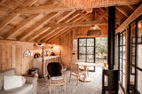 Luxe eiken buitenverblijf met ambachtelijke houtconstructie-Bosmaat-authentiekvakmanschap,eikenconstructie,houtenbuitenverblijf,landelijke tuin,luxeoverkapping,maatwerkhoutbouw,tuinpaviljoen-Luxe Houten Buitenverblijf met Authentieke Eiken Constructie-OBLY