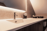 Luxe en Warm Maatwerk Badkamerinterieur-struijkinterieur-Badkamer-Luxe Maatwerk Badkamer met Warme Houttinten -OBLY