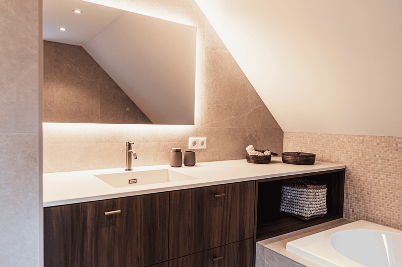 Luxe en Warm Maatwerk Badkamerinterieur-struijkinterieur-Badkamer-Luxe Maatwerk Badkamer met Warme Houttinten -OBLY
