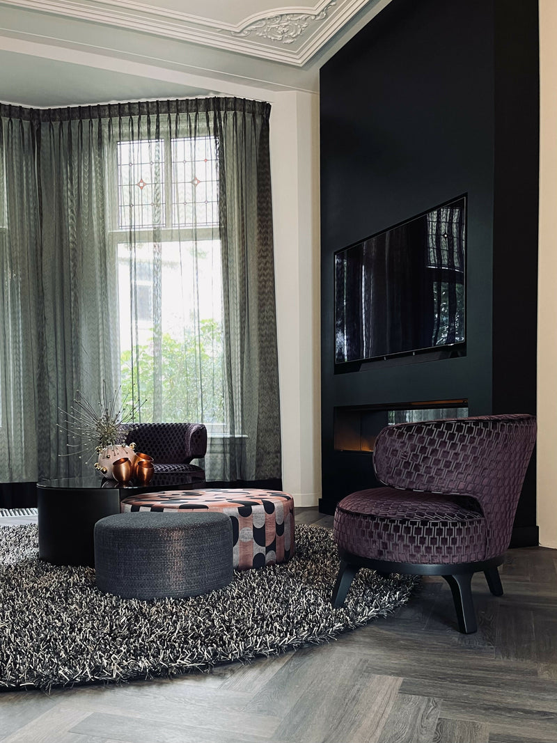 Luxe inloopkast met maatwerkkasten en chandelier-L4 Elvire-woonkamer-Luxe inloopkast met maatwerk & chandelier | STUDIO L4 Interieur-OBLY