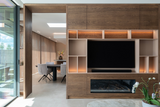 Luxe maatwerk keuken in donker eiken met kookeiland-Len meubelen-Donker eiken keuken,Donkere keuken,Eiken keuken,Greeploze keuken,Keuken,Kookeiland,Marmeren werkblad,Wijnklimaatkast-OBLY