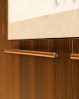 Luxe maatwerk keuken met donkere houtafwerking-voermans-design keuken,donker houten keuken,Keuken,luxe keuken,maatwerk keuken,moderne keuken-Luxe maatwerk keuken met kookeiland | Donker hout interieur-OBLY