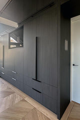 Luxe villa met exclusief maatwerkinterieur-Joolsdesign-Badkamer inspiratie,Interieurarchitect,Interieurontwerp,Keuken met kookeiland,luxe badkamer,Luxe interieur,Maatwerk interieur,Maatwerk kasten,maatwerk keuken,totaalinterieur,villa interieur,woonkamer inspiratie-Luxe villa met maatwerkinterieur | Joolsdesign-OBLY
