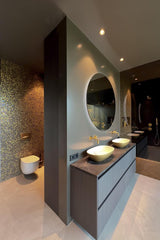 Luxe villa met exclusief maatwerkinterieur-Joolsdesign-Badkamer inspiratie,Interieurarchitect,Interieurontwerp,Keuken met kookeiland,luxe badkamer,Luxe interieur,Maatwerk interieur,Maatwerk kasten,maatwerk keuken,totaalinterieur,villa interieur,woonkamer inspiratie-Luxe villa met maatwerkinterieur | Joolsdesign-OBLY