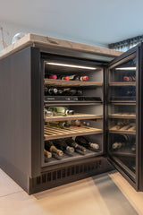 Luxe villa met maatwerk interieur-Oudendorp-badkamermeubel,Donkere keuken,Interieur inspiratie,Keuken op maat,Kookeiland,luxe badkamer,luxe villa,Maatwerk interieur,moderne keuken,moderne villa,Natuursteen,visgraatvloer,vrijstaand ligbad,wellness badkamer,wijnklimaatkast-OBLY