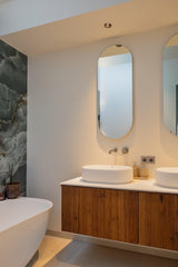 Luxe villa met maatwerk interieur-Oudendorp-badkamermeubel,Donkere keuken,Interieur inspiratie,Keuken op maat,Kookeiland,luxe badkamer,luxe villa,Maatwerk interieur,moderne keuken,moderne villa,Natuursteen,visgraatvloer,vrijstaand ligbad,wellness badkamer,wijnklimaatkast-OBLY