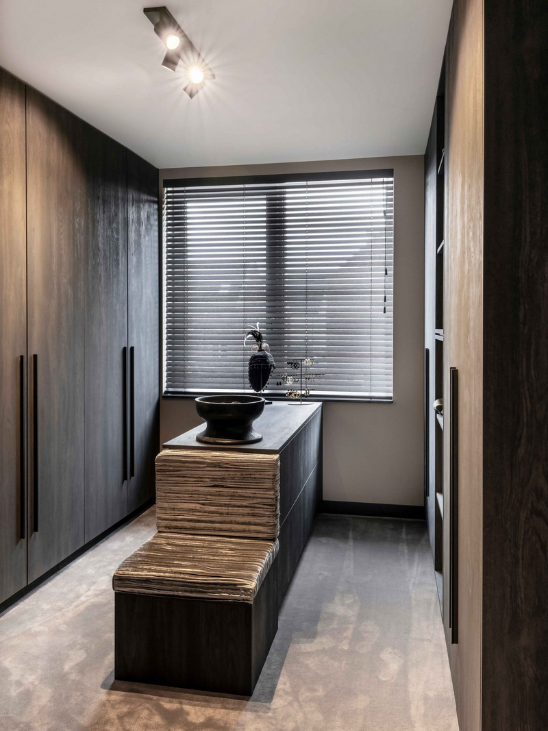 Luxe vrijstaande villa met stijlvol maatwerkinterieur-OBLY-OBLY
