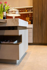 Maatwerk designkeuken met warm hout en natuursteen-Hout en Vorm-design keuken,interieur keuken design,Keuken,maatwerk keuken,natuursteen werkblad-Maatwerk designkeuken met hout en natuursteen-OBLY