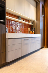 Maatwerk designkeuken met warm hout en natuursteen-Hout en Vorm-design keuken,interieur keuken design,Keuken,maatwerk keuken,natuursteen werkblad-Maatwerk designkeuken met hout en natuursteen-OBLY