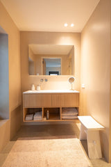 Maatwerk interieur met luxe kasten-fehres-badkamermeubel op maat,garderobekast op maat,keukenkasten op maat,maatwerk opbergruimte,maatwerkkasten,moderne woning,slaapkamerkast op maat-OBLY