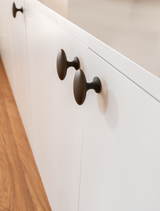 Maatwerk kasten met massief eiken details-fehres-design kast,eiken kast,interieur maatwerk,kastenwand op maat,maatwerk meubel,opbergkast op maat-Maatwerk kasten met eiken details | Fehres-OBLY
