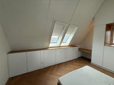 Maatwerk zolderkamer in Beusichem met kasten en bureau-WITTEVEEN MEUBEL & INTERIEURBOUW-Beusichem,ingebouwd bureau,knieschotkast,maatwerk zolderkast,zolderkamer-Maatwerk zolderkasten met bureau in Beusichem-OBLY