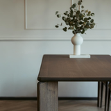 Massief Houten Eettafel | Modern Design & Tijdloze Uitstraling-Lijn M-eettafel,houten tafel,maatwerk meubel,massief houten eettafel,moderne eettafel-OBLY