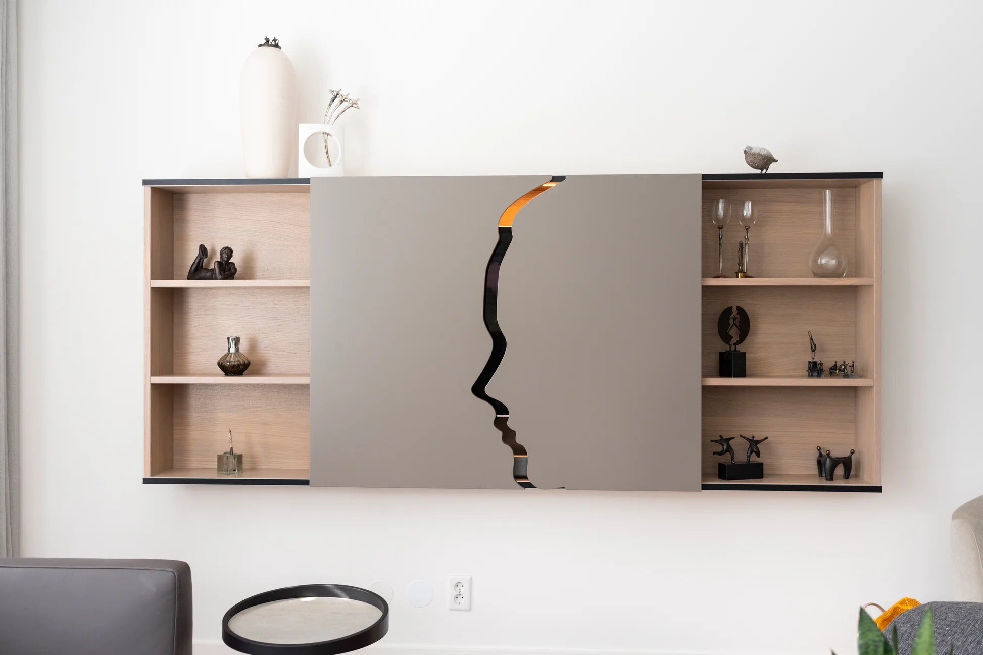 Minimalistisch tv-meubel met sculpturaal front-Perfekt Interieur-design tv meubel,interieur design,maatwerk meubel,minimalistisch tv meubel,modern tv meubel,tv meubel op maat,wandmeubel tv-Minimalistisch design tv-meubel op maat-OBLY