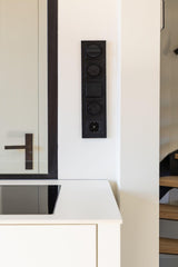 Minimalistische maatwerk keuken met stalen taatsdeur en zwevende trap-OBLY-design keuken,eiken trap,Greeploze keuken,iemms,Interieur inspiratie,Keuken,koffiecorner,Kookeiland,Maatwerk interieur,maatwerk keuken,moderne keuken,stalen taatsdeur,zwevende trap-Complete woningrenovatie met maatwerk keuken | Oudendorp-OBLY