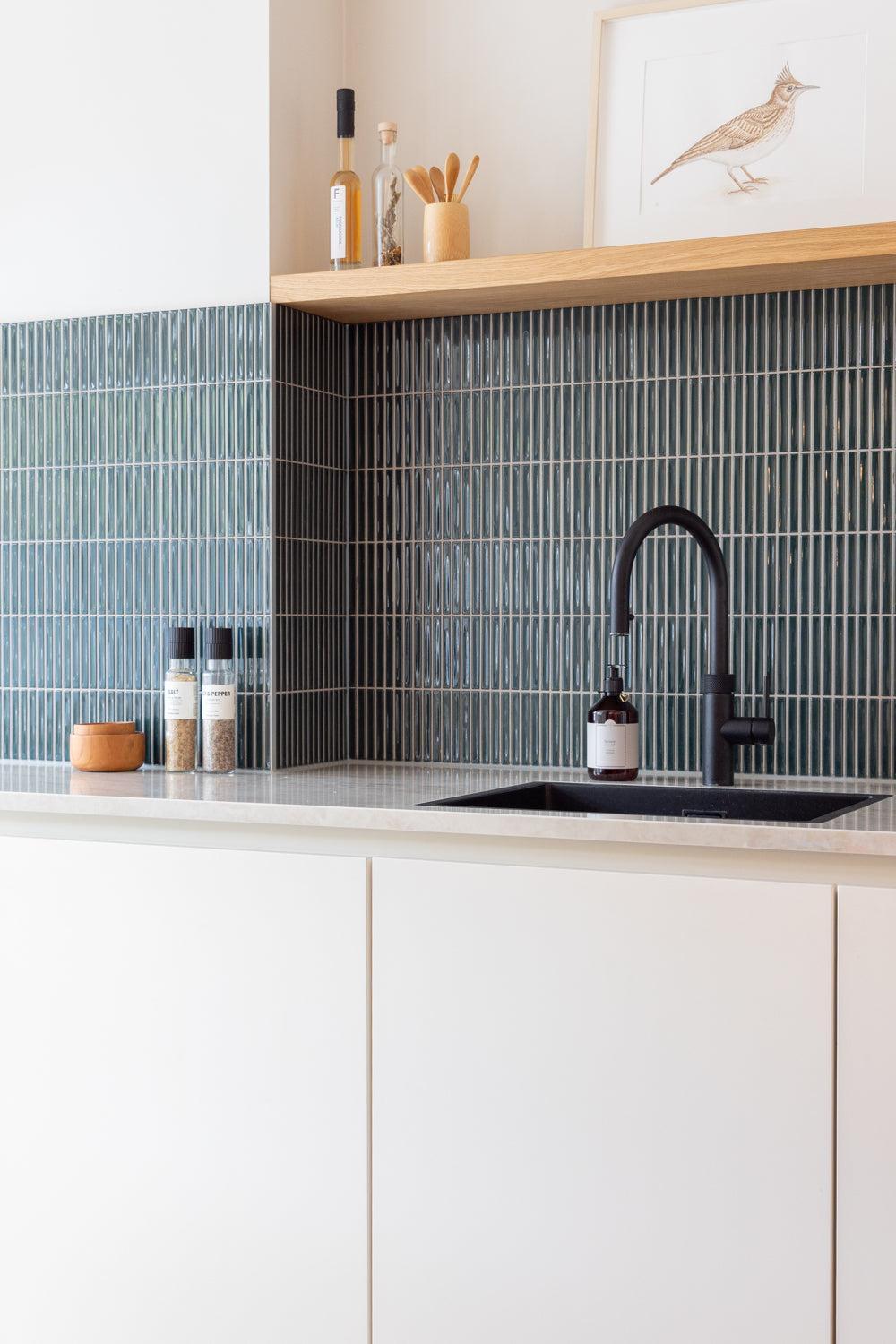 Modern Interieurontwerp met Open Indeling en Warme Materialen-Nieuwenhuis Interieurontwerp-leefkeuken inspiratie,modern interieur,open woonruimte,stijlvolle woning,warme materialen-Modern Interieurontwerp | Open Woonruimte met Sfeervolle Basis-OBLY