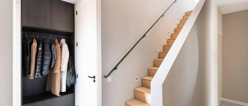 Modern interieur met strakke kastenwand-MERENO-Keuken-Modern interieur met strakke kastenwand-OBLY