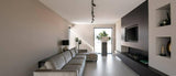 Modern interieur met strakke kastenwand-MERENO-Keuken-Modern interieur met strakke kastenwand-OBLY