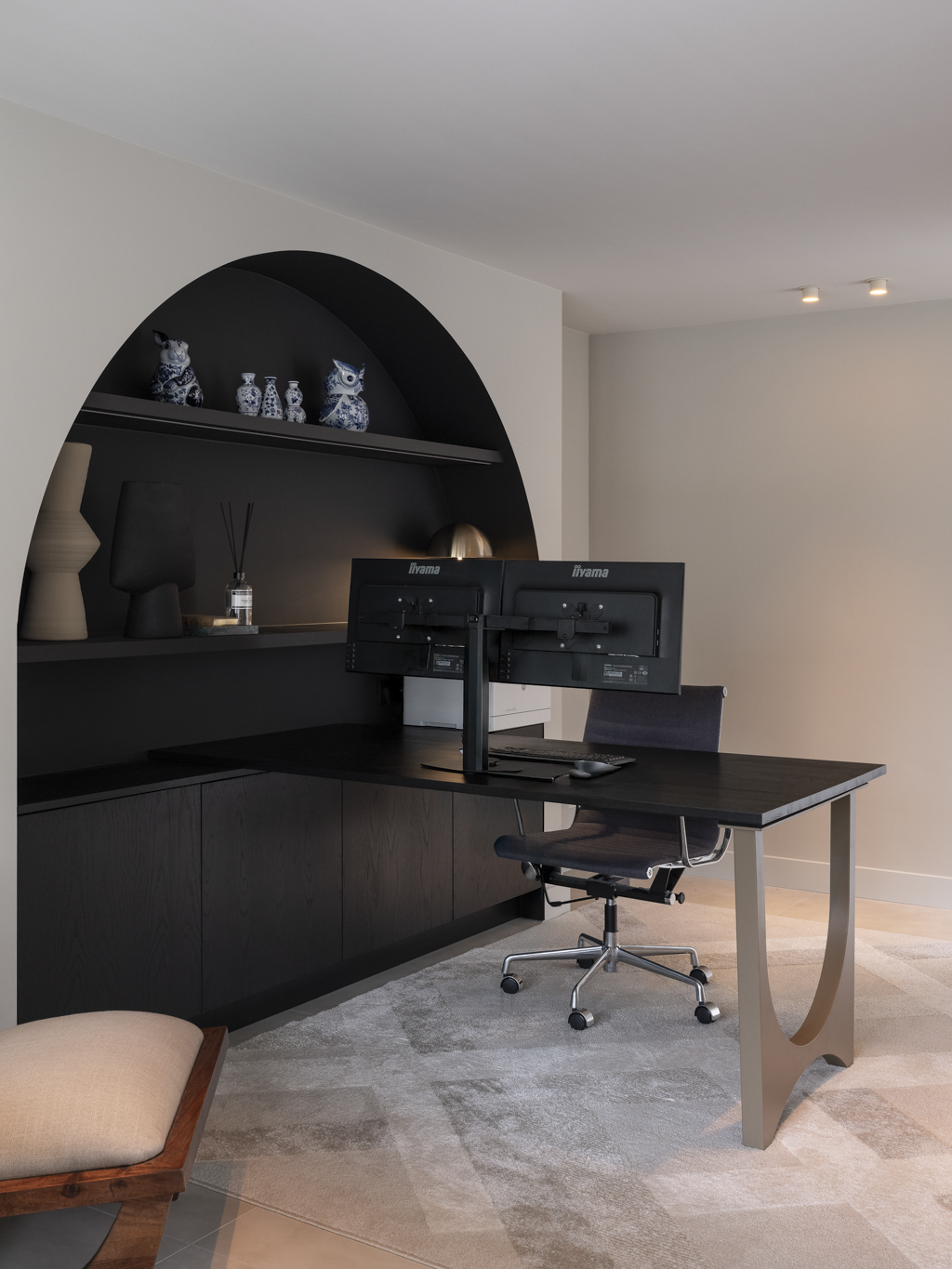 Modern maatwerk interieur met natuurlijke luxe-abstrct-hout en marmer,interieur design,kasten op maat,luxe keuken,marmer keuken,modern wonen-Modern maatwerk interieur | Luxe keuken & kasten op maat-OBLY