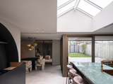Modern maatwerk interieur met natuurlijke luxe-abstrct-hout en marmer,interieur design,kasten op maat,luxe keuken,marmer keuken,modern wonen-Modern maatwerk interieur | Luxe keuken & kasten op maat-OBLY