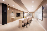 Modern praktijkinterieur met warme houtaccenten-Witteveen interieur architecten-houten wandafwerking,luxe praktijkruimte,maatwerk balie,modern kantoorinterieur,praktijkinterieur,wachtkamer inspiratie,zakelijke inrichting,zorginterieur-Modern Praktijkinterieur met Warme Houtaccenten -OBLY