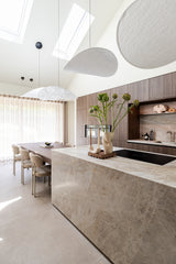 Modern warm interieur met maatwerk hout en luxe keuken-BINTH Interieurontwerp-interieur ontwerp woning,keuken interieur,luxe keuken ontwerp,modern interieur,warm interieur,woonkamer interieur-Modern warm interieur met maatwerk keuken-OBLY