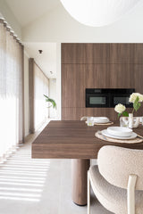Modern warm interieur met maatwerk hout en luxe keuken-BINTH Interieurontwerp-interieur ontwerp woning,keuken interieur,luxe keuken ontwerp,modern interieur,warm interieur,woonkamer interieur-Modern warm interieur met maatwerk keuken-OBLY