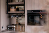 Moderne Eilandkeuken met Houten Accenten-OBLY-Keuken-OBLY