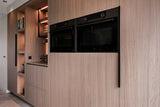 Moderne Eilandkeuken met Houten Accenten-OBLY-Keuken-OBLY