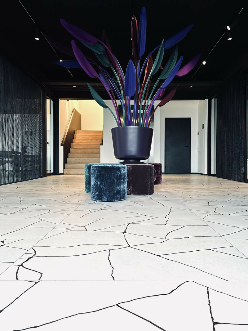 Moderne Kantoorruimte met Designaccenten-L4 Elvire-woonkamer-Herinrichting Moderne Kantoorruimte met Design Tapijt & Glazen Wanden-OBLY