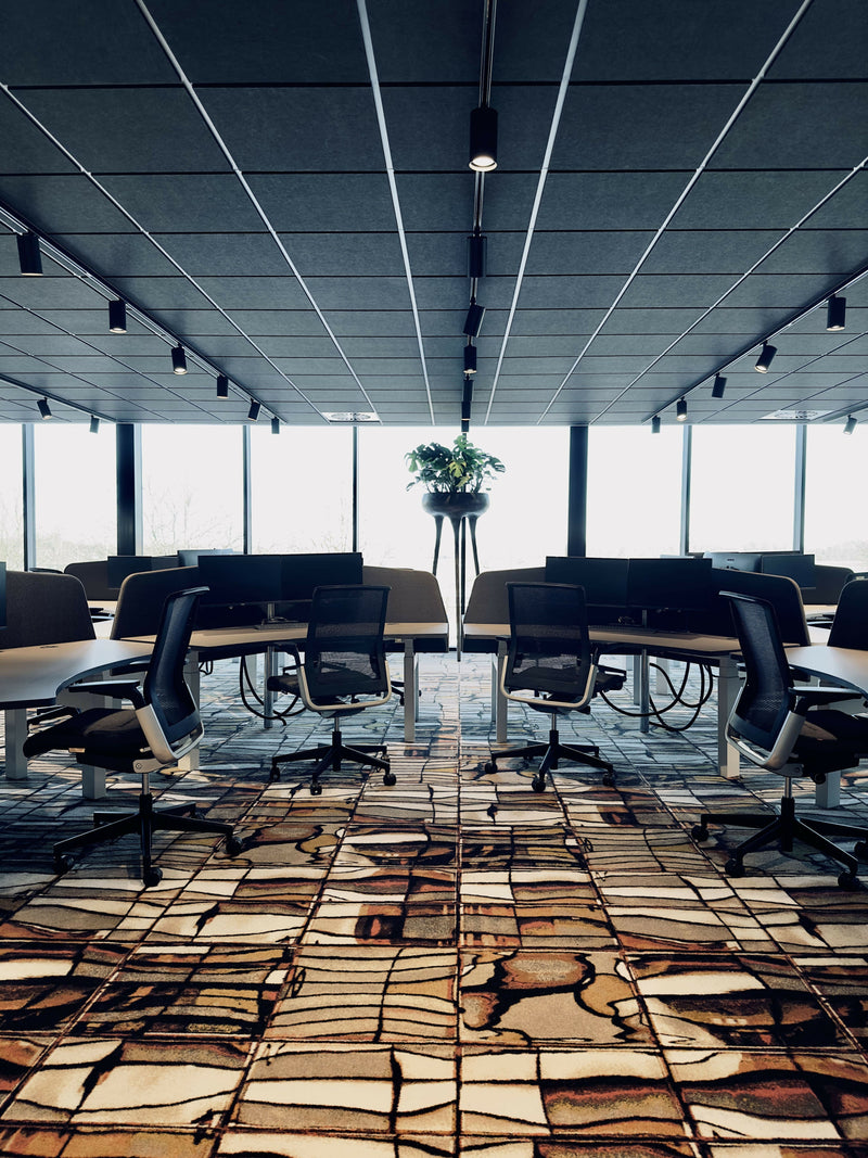 Moderne Kantoorruimte met Designaccenten-L4 Elvire-woonkamer-Herinrichting Moderne Kantoorruimte met Design Tapijt & Glazen Wanden-OBLY